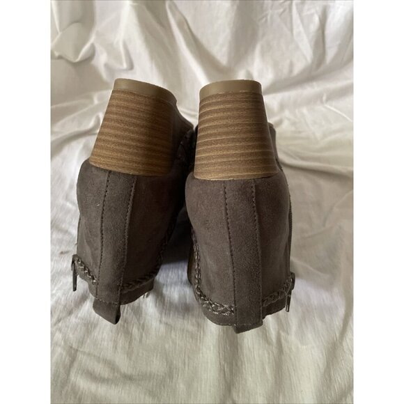 Brown Suede Ankle Booties With Side Zipper & Stacked Heel By AVA & VIV Size 8W - Picture 9 of 9